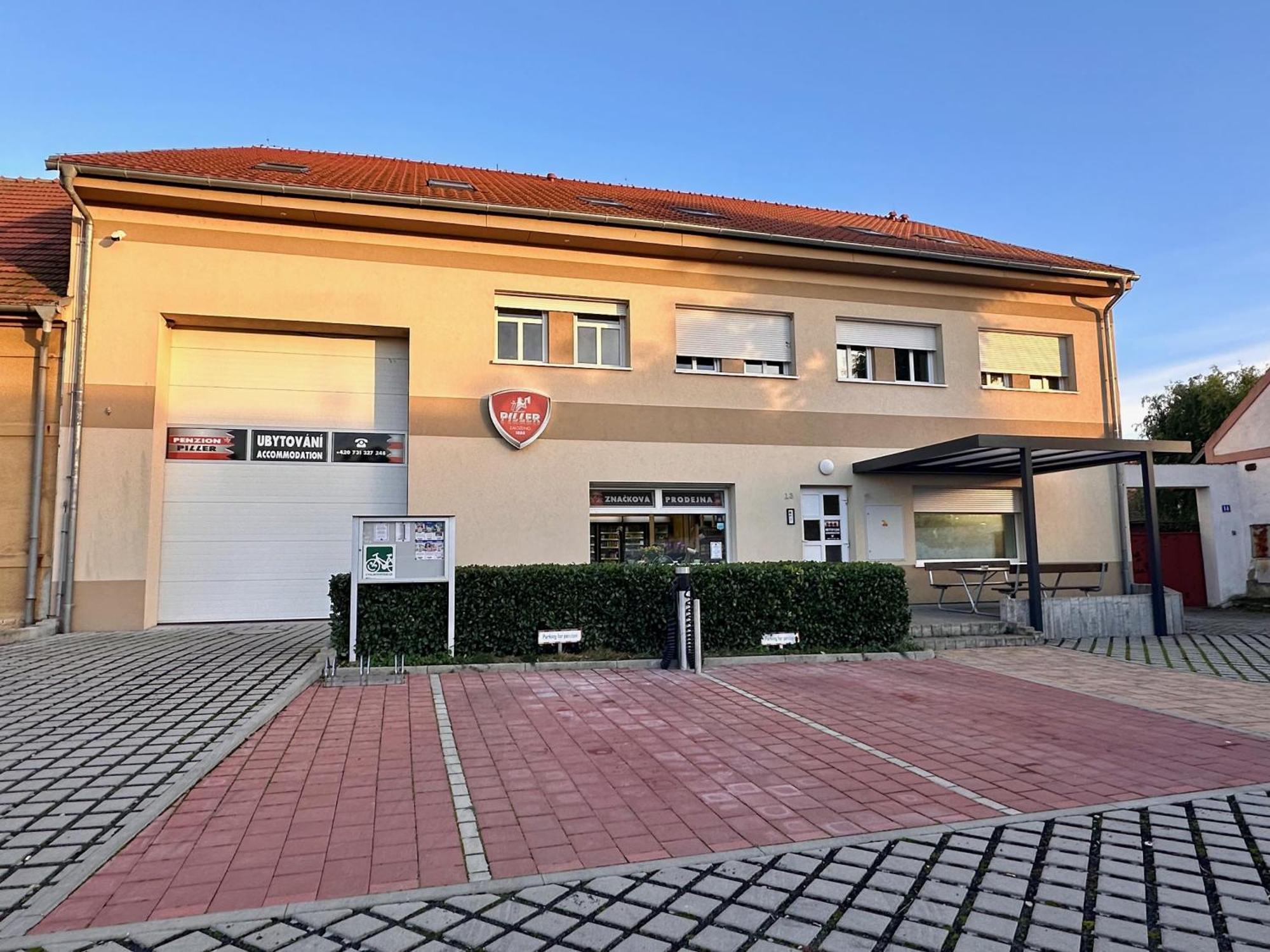 Penzion Piller Chvalin Exterior photo