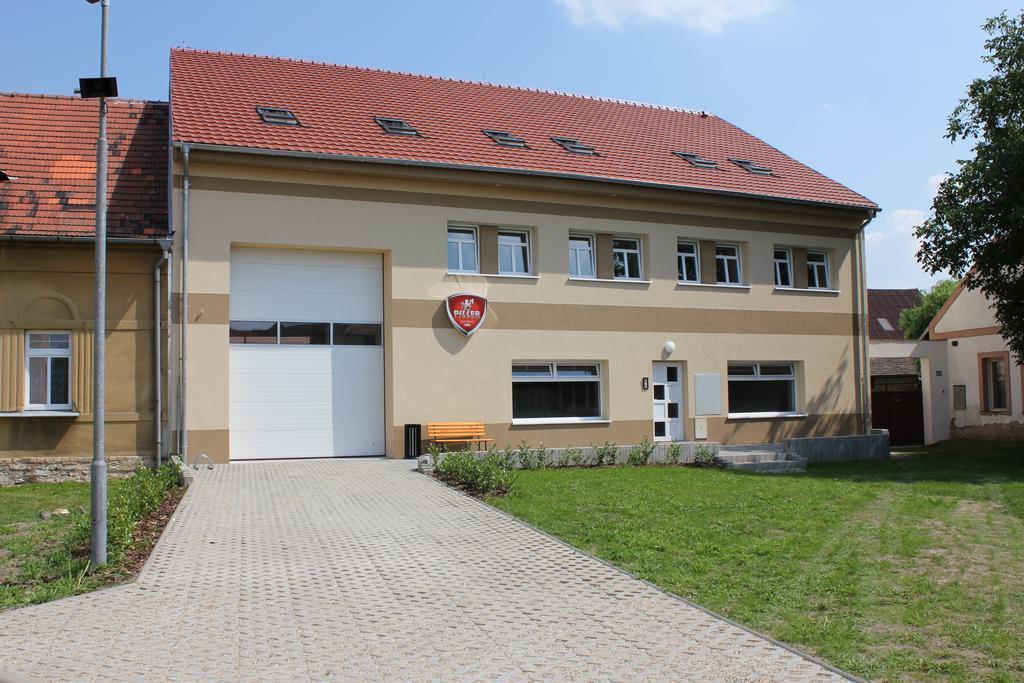Penzion Piller Chvalin Exterior photo
